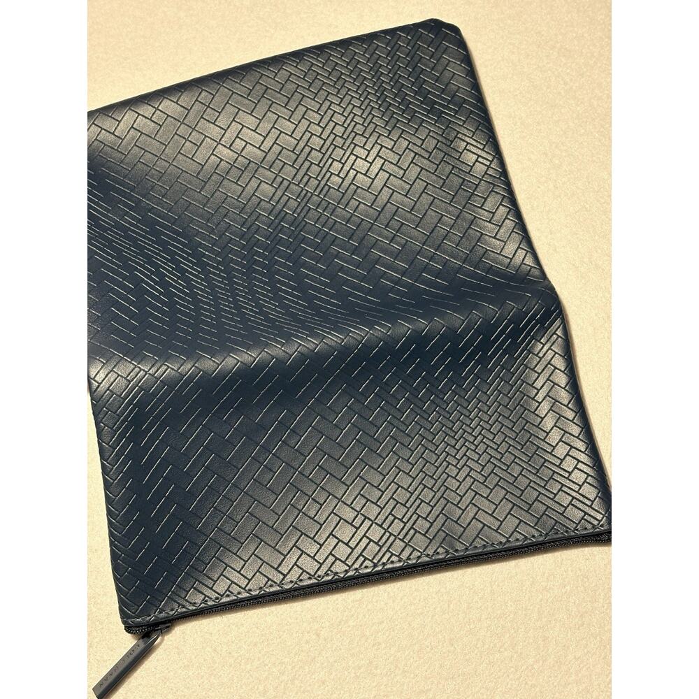 Cole Haan Travel Case Makeup Bag Unisex Zip Up Navy And Leather - Picture 4 of 5